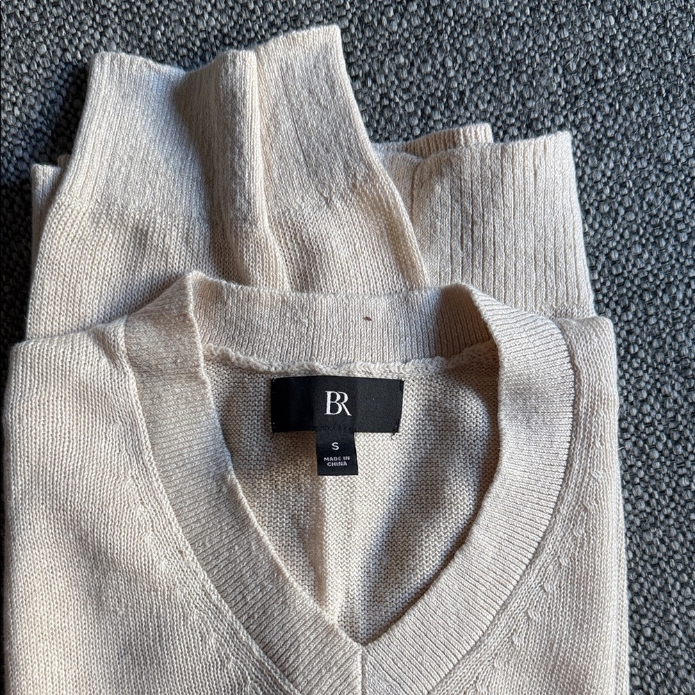 Banana Republic Men’s Beige V-Neck 100% Linen Sweater - Picture 4 of 6